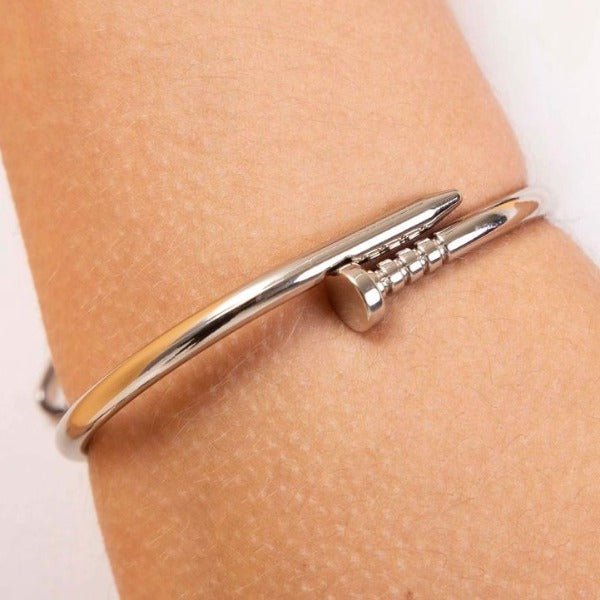 Bracelete Geovana Prata: Charme Incomparável para Ocasiões Especiais - Amba Black