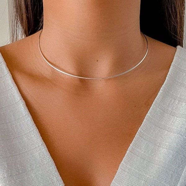 Choker Aro lisa Prata: Para Dias Inesquecíveis - Amba Black